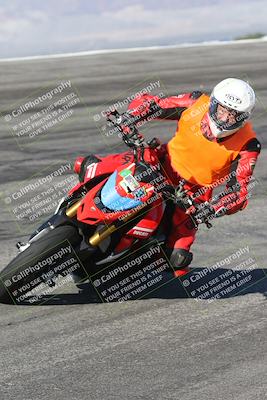 media/Jan-16-2026-CVMA Friday Practice (Fri) [[6f2bf47531]]/4-Racer 3-NRS/Session 3 (Bowl)/